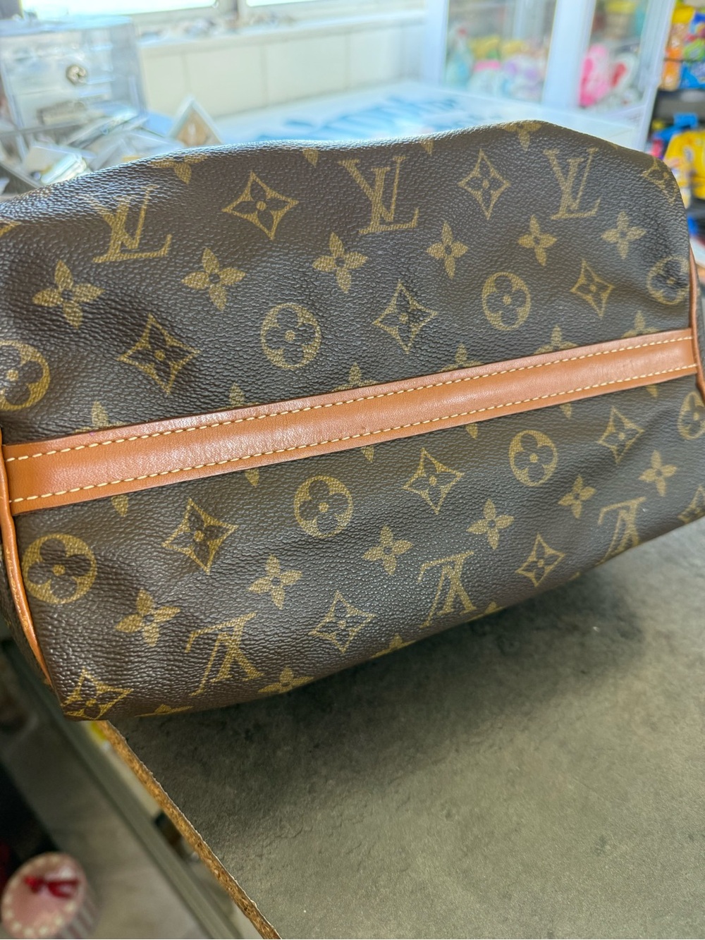 Louis Vuitton Brown Monogram Speedy Satchel with Tan Trim - Picture 5 of 6